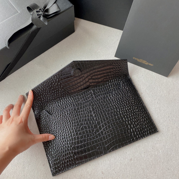 Y*L uptown pouch