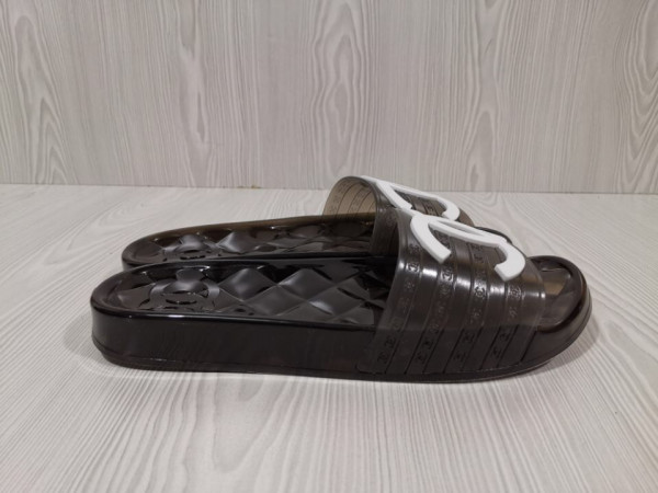 CL SLIPPERS