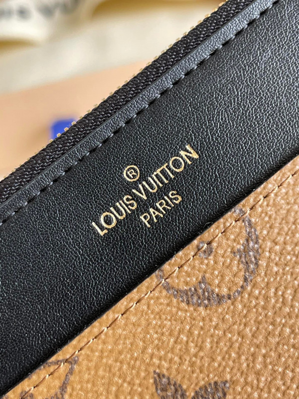 l0*is V*t0n slim purse