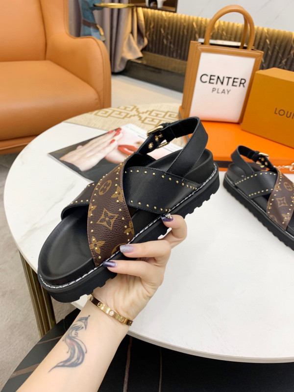 l0*is V*t0n women"s paseo flat comfort sandal