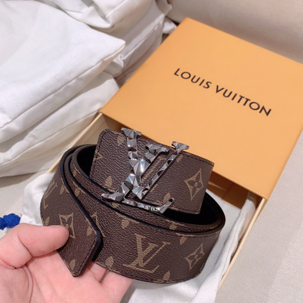 l0*is V*t0n belt
