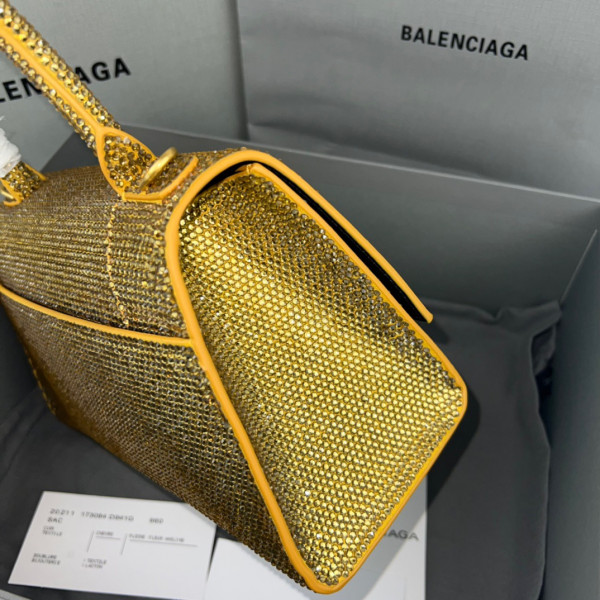 Ba*len*cia*ga hourglass