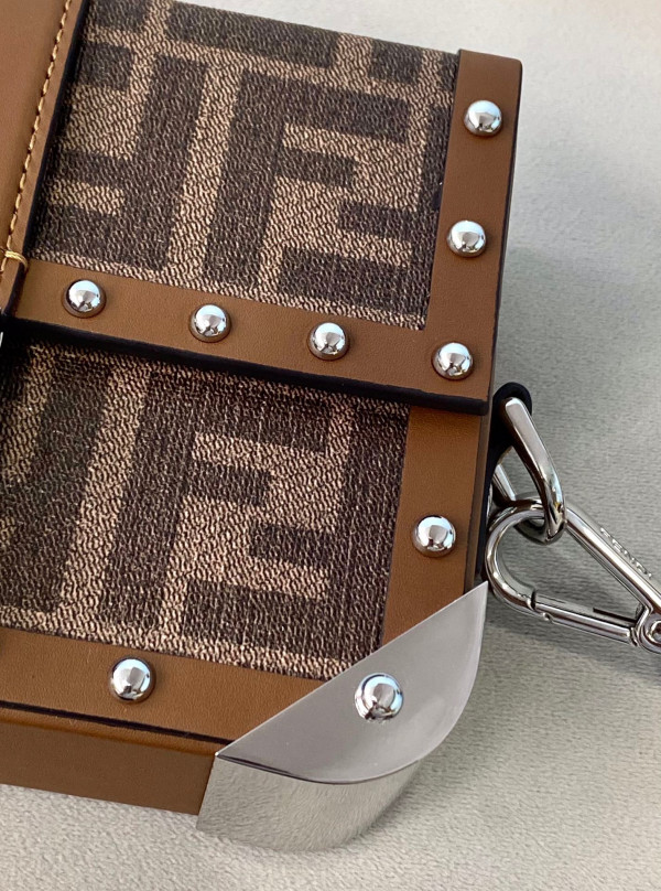 F**di baguette trunk mini