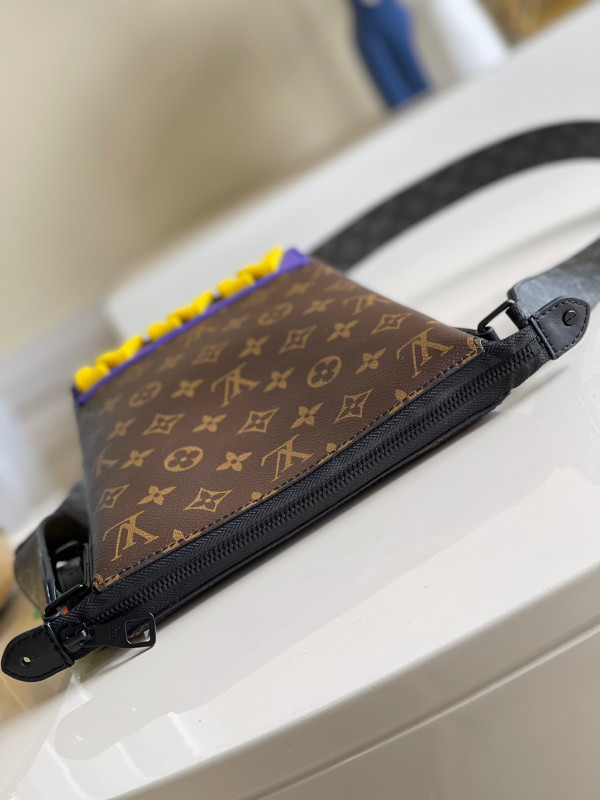 l0*is V*t0n cruiser messenger