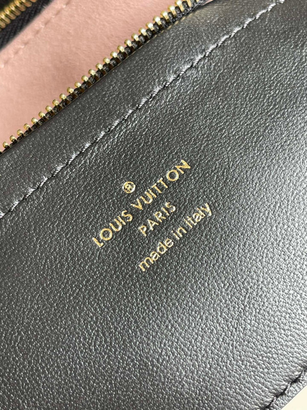 l0*is V*t0n pochette coussin