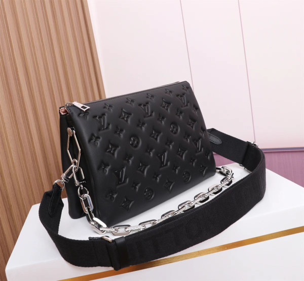 l0*is V*t0n coussin pm