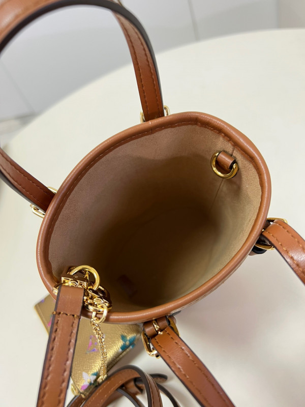 l0*is V*t0n nano bucket