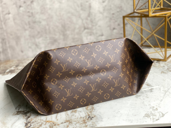 l0*is V*t0n all-in medium tote bag