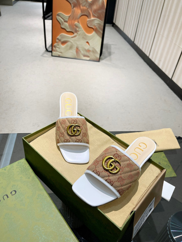 G*u*i gg matelassé canvas slide sandal