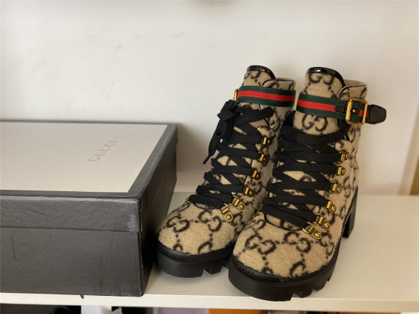 G*u*i gg wool ankle boots