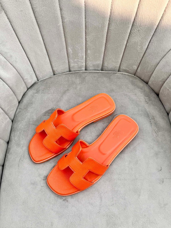 H**mes sandals
