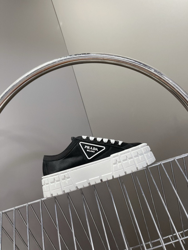 Pra*a  sneakers