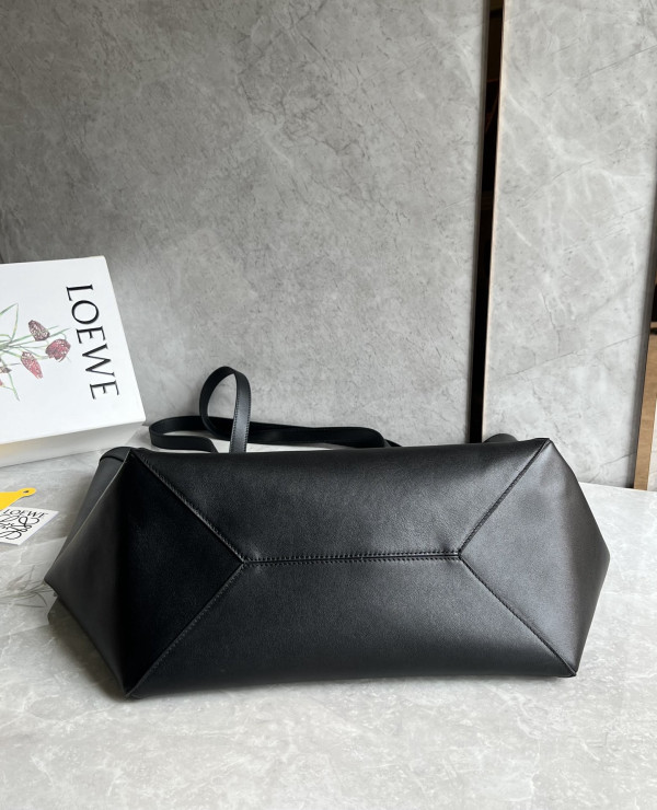 Lowee XL Puzzle Fold Tote in shiny calfskin -  42*41*18cm
