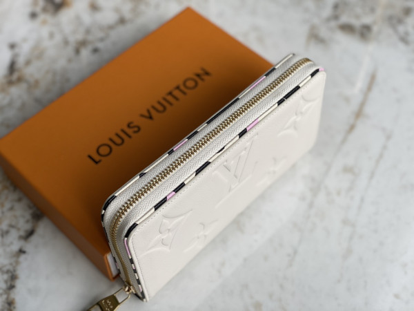 l0*is V*t0n zippy wallet
