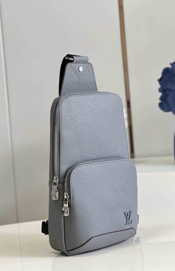 l0*is V*t0n avenue sling bag