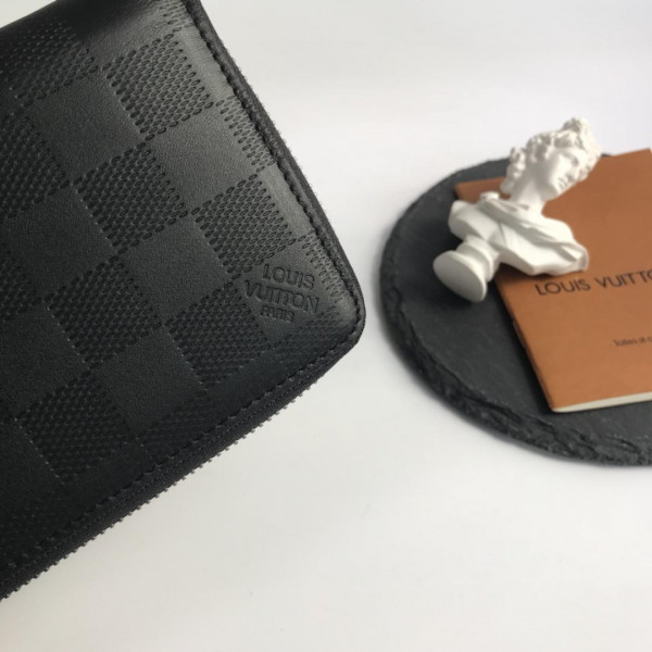 l0*is V*t0n zippy wallet vertical
