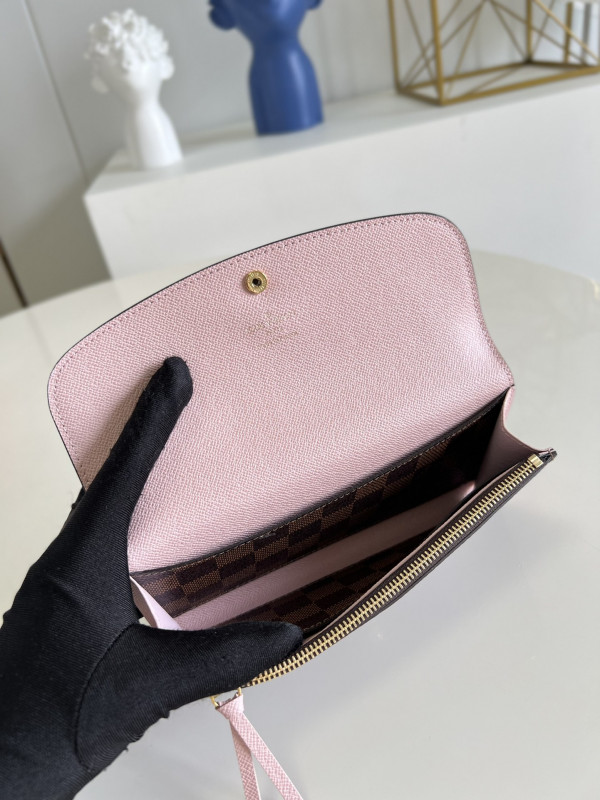 l0*is V*t0n emilie wallet