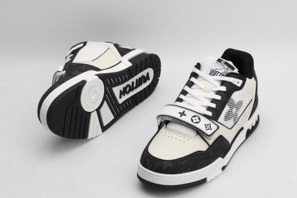 l0*is V*t0n trainer sneaker