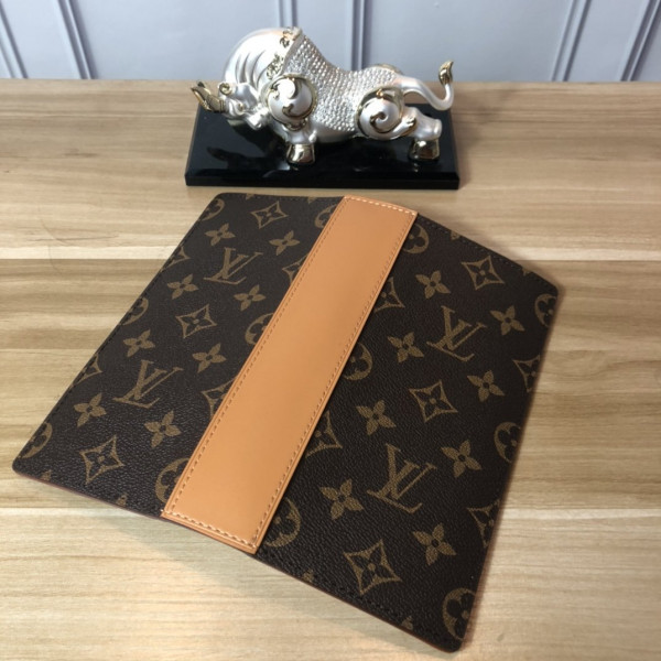 l0*is V*t0n brazza wallet