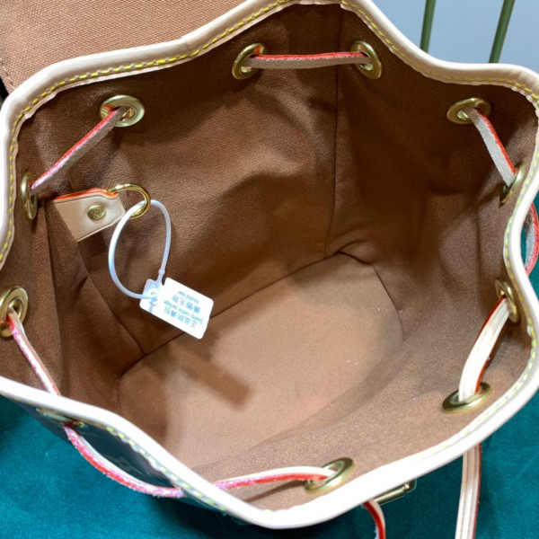 l0*is V*t0n backpack