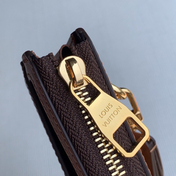 l0*is V*t0n dauphine wallet