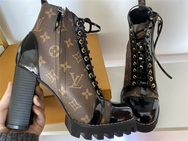 l0*is V*t0n boots