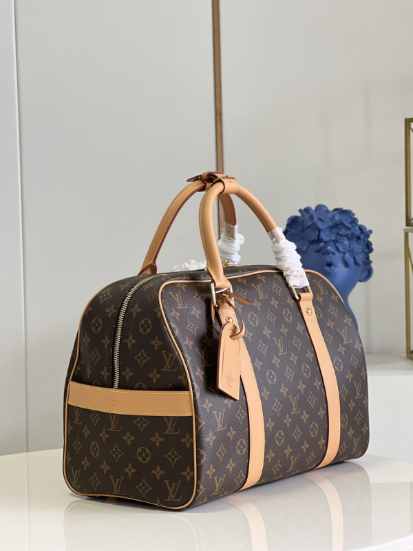 l0*is V*t0n carryall