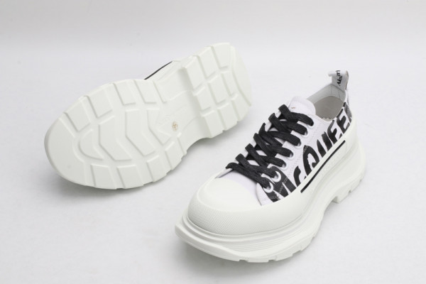 ale*d*r M*Q*en tread slick lace up