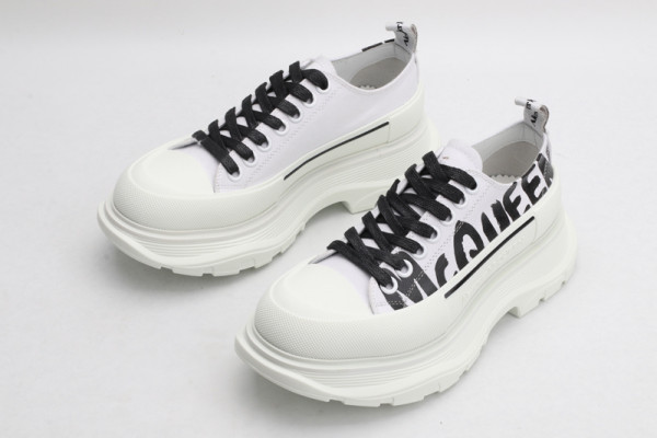 ale*d*r M*Q*en tread slick lace up