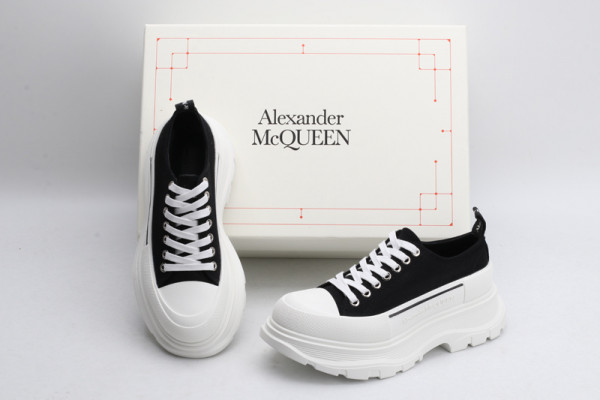 ale*d*r M*Q*en tread slick lace up