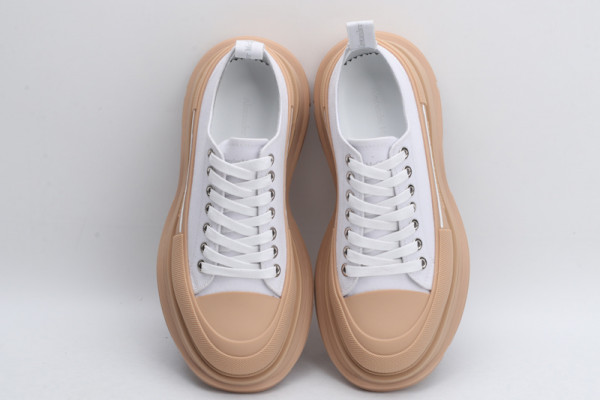 ale*d*r M*Q*en tread slick lace up