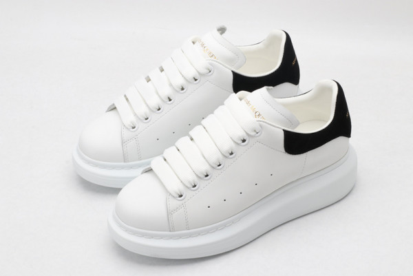 ale*d*r M*Q*en oversized sneaker