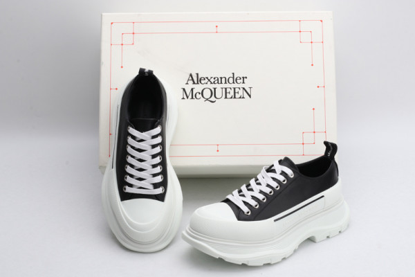 ale*d*r M*Q*en tread slick lace up