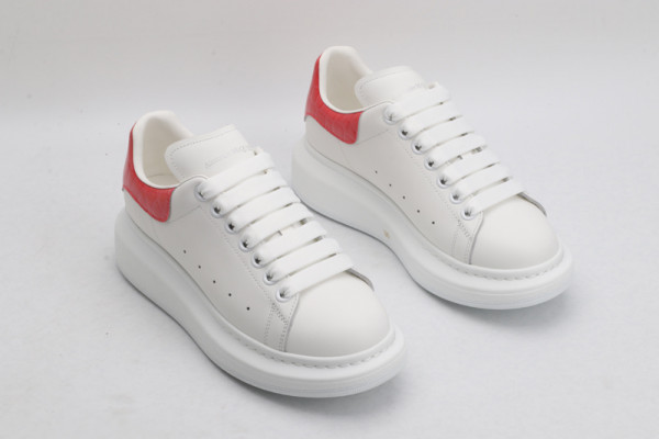 ale*d*r M*Q*en oversized sneaker