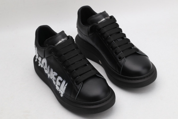 ale*d*r M*Q*en oversized sneaker