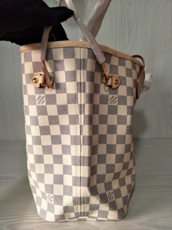 l0*is V*t0n neverfull mm