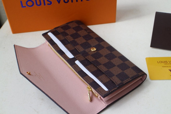 l0*is V*t0n sarah wallet