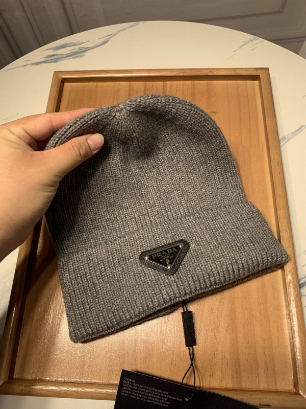 Pra*a hat