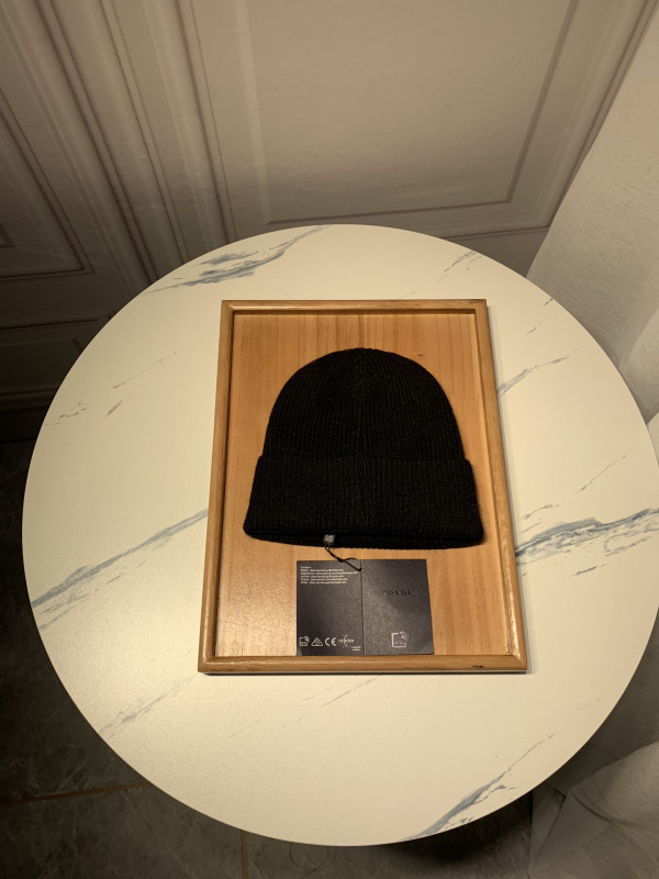 Pra*a hat