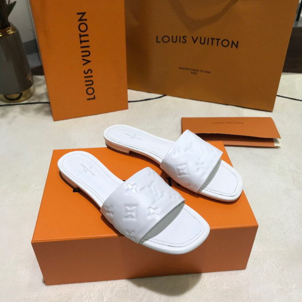 l0*is V*t0n slippers