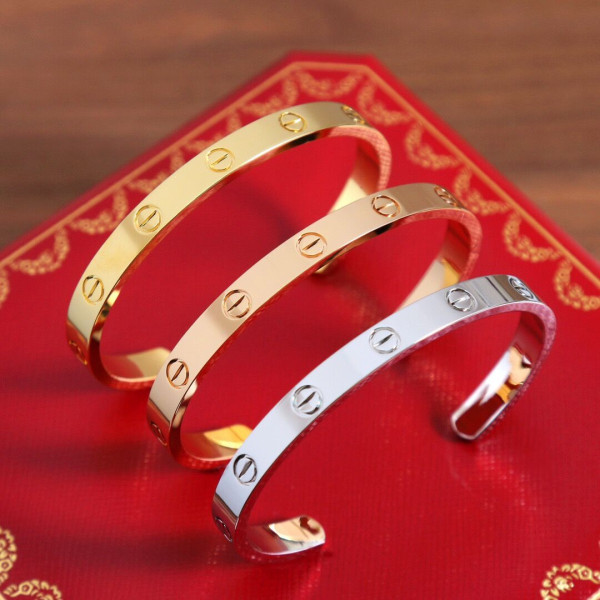 Ca*t*er  bracelet