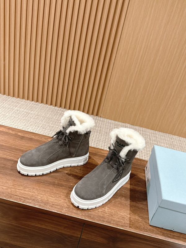 Pra*a boots