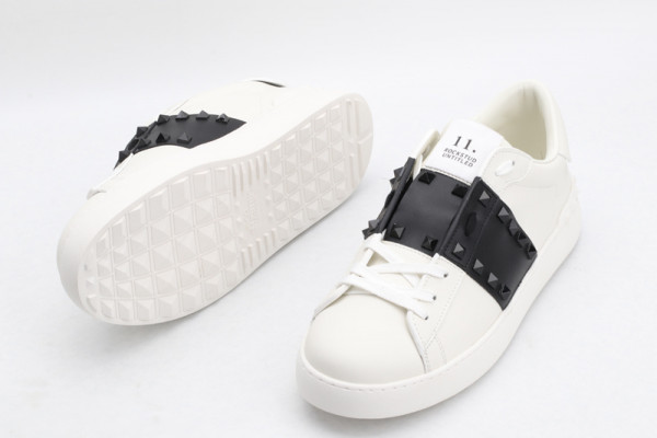 VALENTINO ROCKSTUD UNTITLED SNEAKER WITH TONAL STUDS