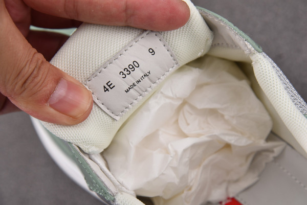 Pra*a sneaker