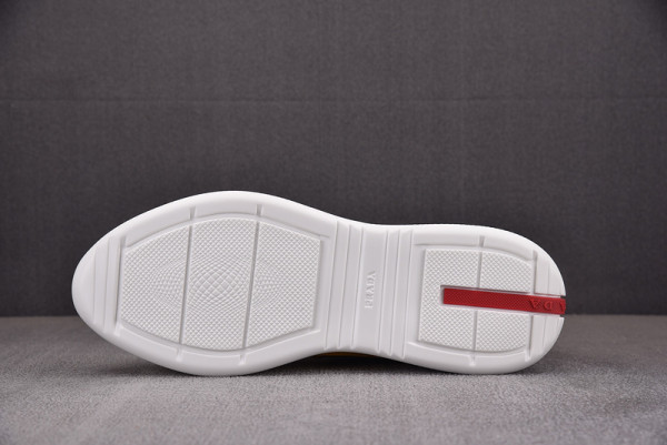 Pra*a sneaker