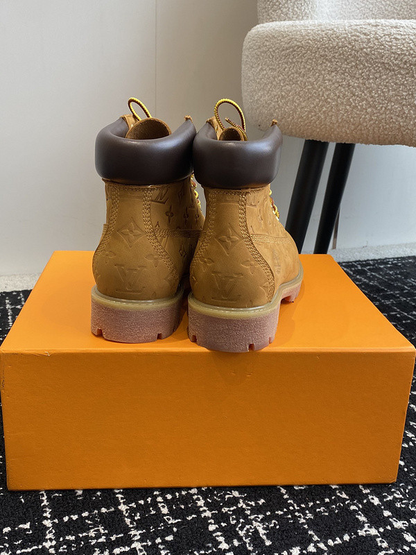 l0*is V*t0n boots