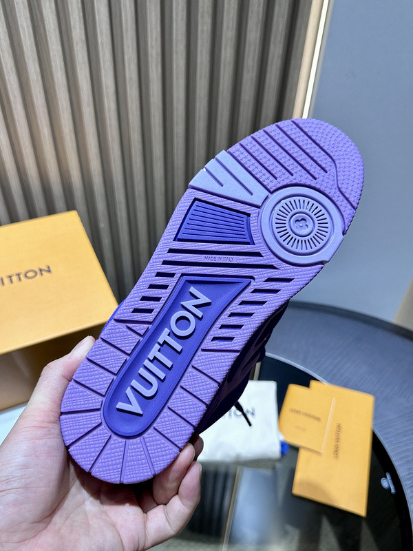 l0*is V*t0n sneakers