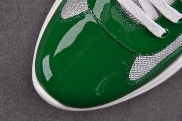 Pra*a sneaker