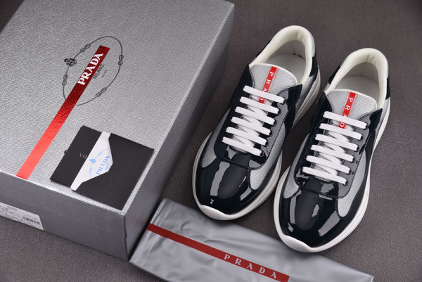 Pra*a sneaker