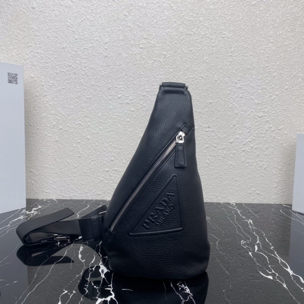 Pra*a cross leather bag